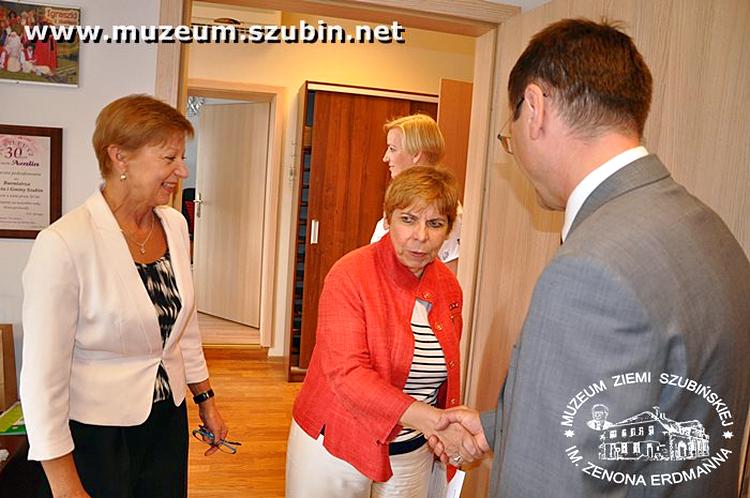 Wizyta rodzin jeńców amerykańskich