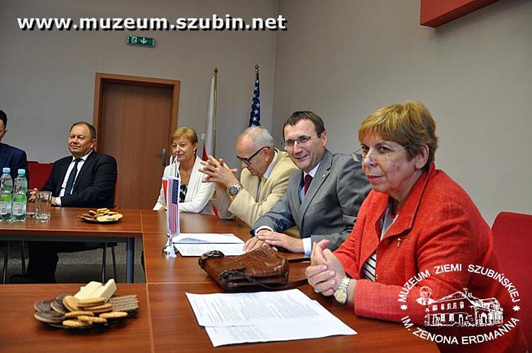 Wizyta rodzin jeńców amerykańskich