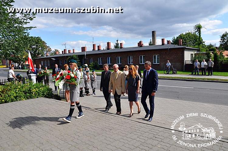 Wizyta rodzin jeńców amerykańskich