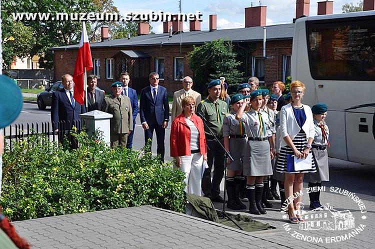 Wizyta rodzin jeńców amerykańskich