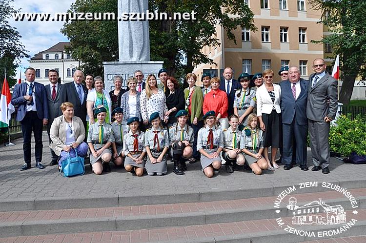 Wizyta rodzin jeńców amerykańskich