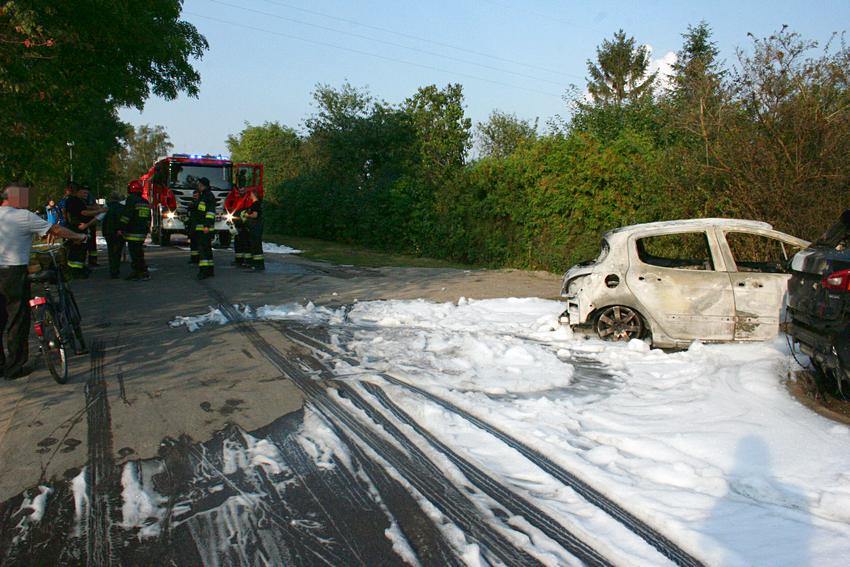 Mundurowi ustalili sprawców podpalenia stogu oraz samochodów ? to byli chłopcy, 7 i 10 lat
