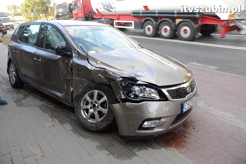 Kolizja dwóch osobówek w Kowalewie, na krajowej piątce