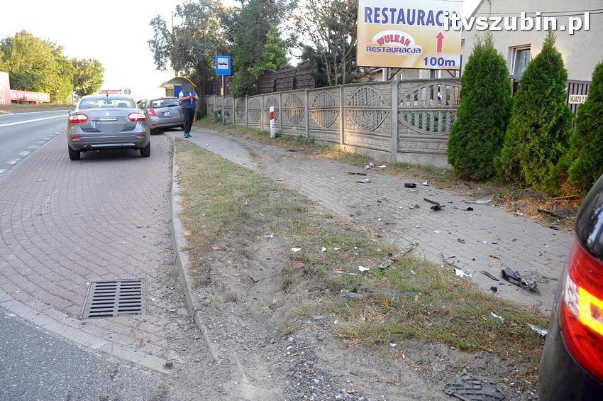 Kolizja dwóch osobówek w Kowalewie, na krajowej piątce