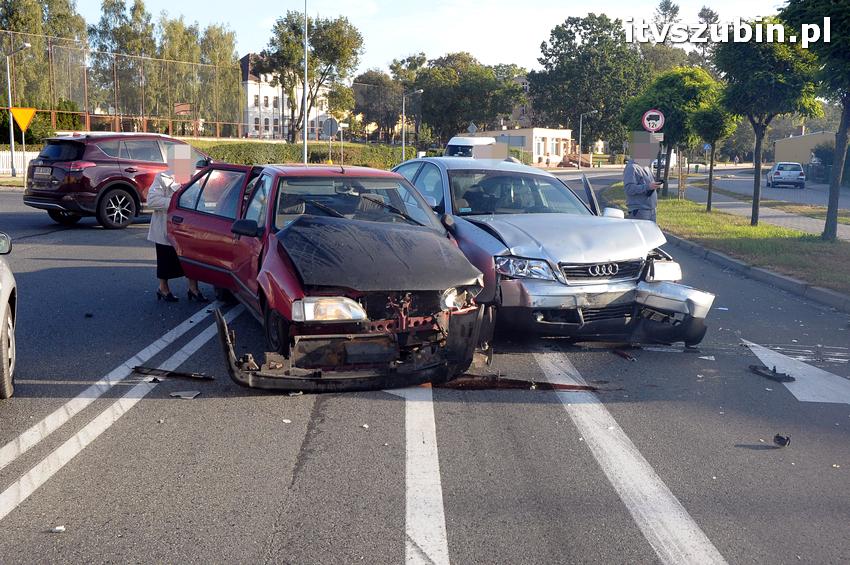 Trzy osoby trafiły do szpitala, to efekt porannej kolizji w Szubinie