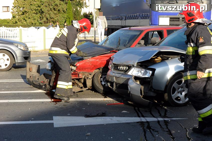 Trzy osoby trafiły do szpitala, to efekt porannej kolizji w Szubinie