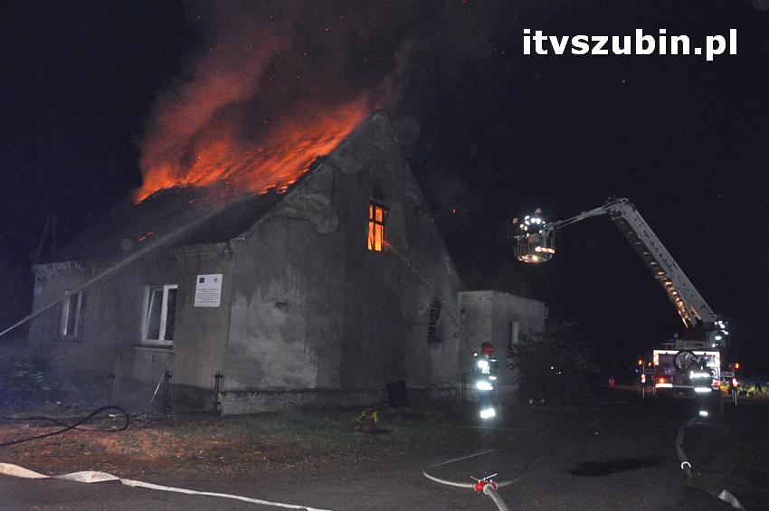 Pożar domu jednorodzinnego w Nowym Świecie