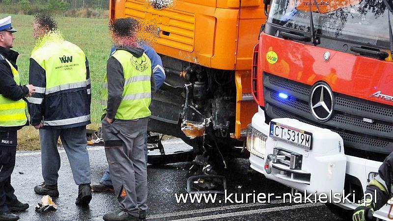 Tragiczny wypadek pod Wieszkami. Dwie osoby nie żyją [USTALENIA POLICJI]