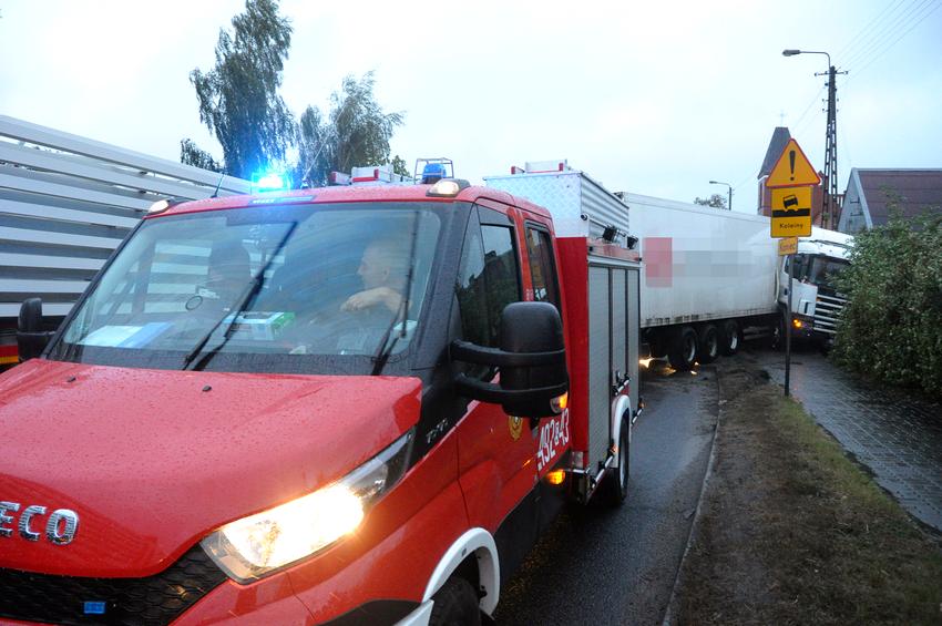 Zdarzenie drogowe z udziałem Tira w Rynarzewie