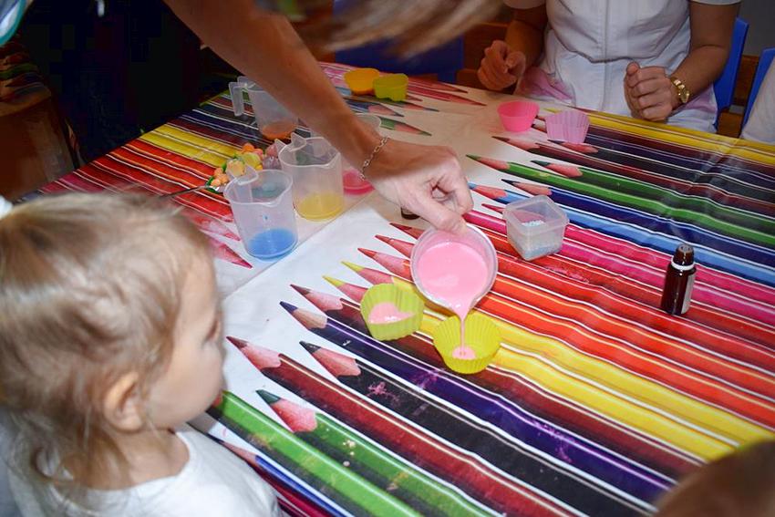 ?Warsztaty mydlarskie? w Samorządowym Przedszkolu nr w 2 Szubinie