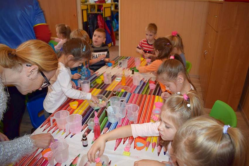 ?Warsztaty mydlarskie? w Samorządowym Przedszkolu nr w 2 Szubinie