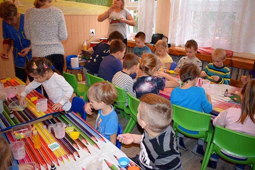 ?Warsztaty mydlarskie? w Samorządowym Przedszkolu nr w 2 Szubinie