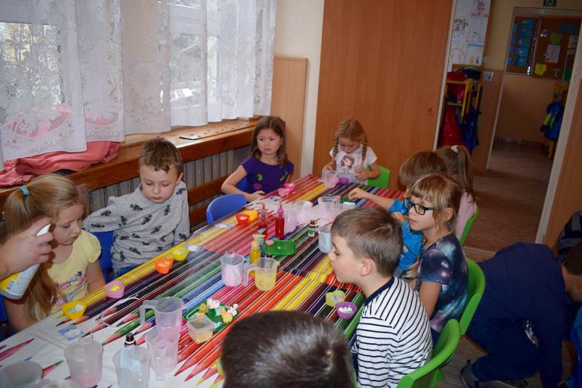 ?Warsztaty mydlarskie? w Samorządowym Przedszkolu nr w 2 Szubinie