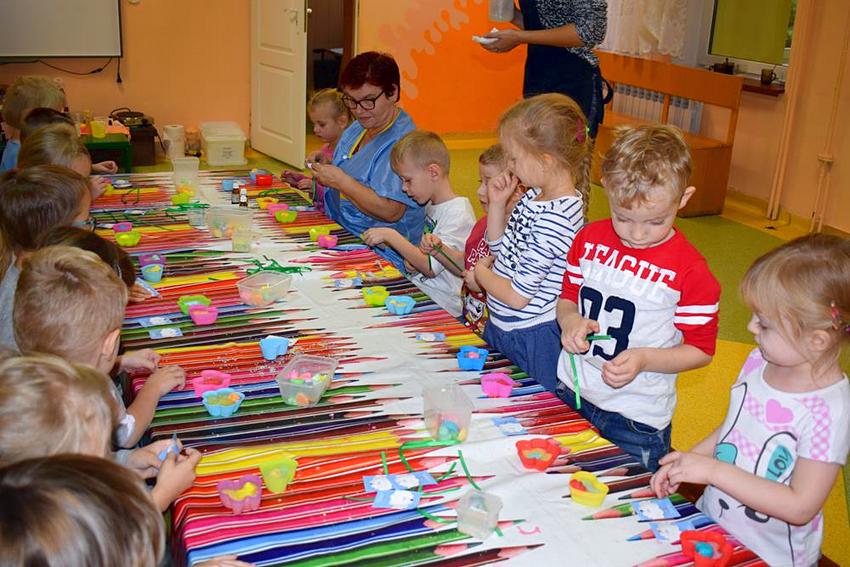 ?Warsztaty mydlarskie? w Samorządowym Przedszkolu nr w 2 Szubinie