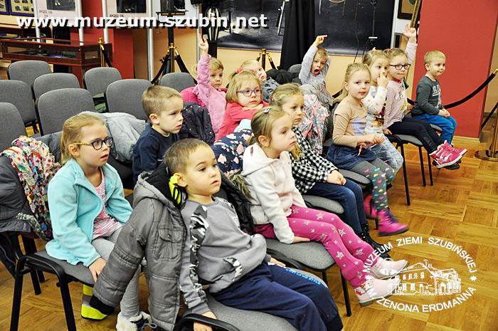 Zajęcia związane z Narodowym Świętem Niepodległości w Muzeum Ziemi Szubińskiej