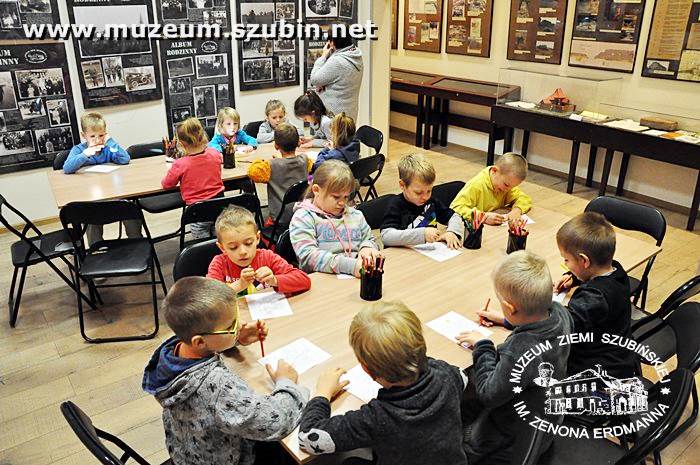 Zajęcia związane z Narodowym Świętem Niepodległości w Muzeum Ziemi Szubińskiej