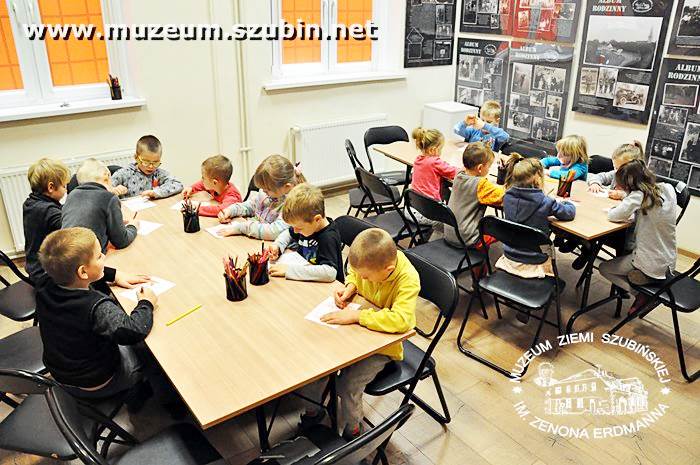 Zajęcia związane z Narodowym Świętem Niepodległości w Muzeum Ziemi Szubińskiej