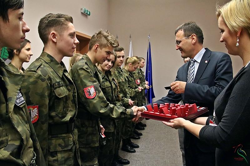 Kadeci klasy wojskowej ITL z ZSP w Urzędzie Miejskim w Szubinie