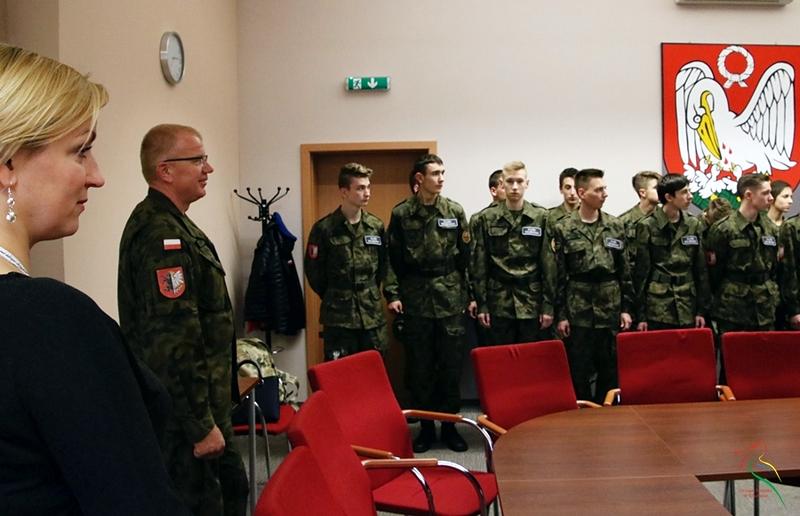 Kadeci klasy wojskowej ITL z ZSP w Urzędzie Miejskim w Szubinie
