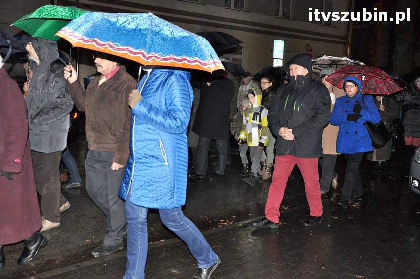 Piątkowy Wieczór Uwielbienia i sobotni akt przyjęcia Jezusa Chrystusa za Króla i Pana w Szubinie