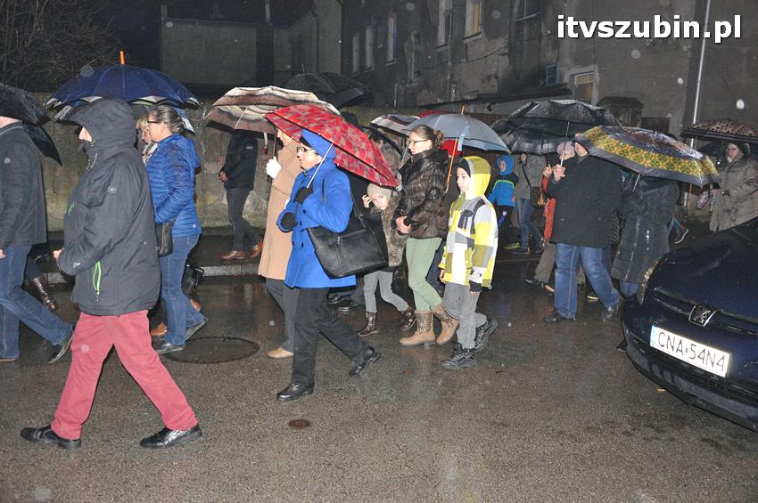 Piątkowy Wieczór Uwielbienia i sobotni akt przyjęcia Jezusa Chrystusa za Króla i Pana w Szubinie