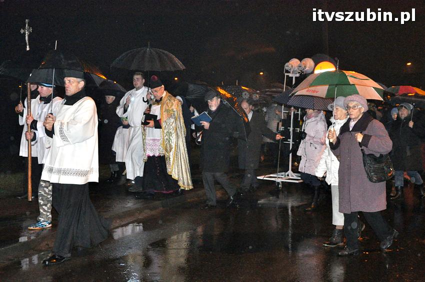 Piątkowy Wieczór Uwielbienia i sobotni akt przyjęcia Jezusa Chrystusa za Króla i Pana w Szubinie