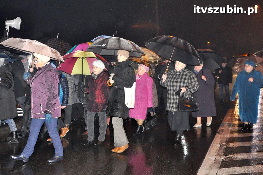 Piątkowy Wieczór Uwielbienia i sobotni akt przyjęcia Jezusa Chrystusa za Króla i Pana w Szubinie