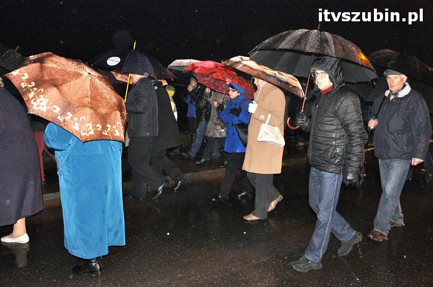 Piątkowy Wieczór Uwielbienia i sobotni akt przyjęcia Jezusa Chrystusa za Króla i Pana w Szubinie