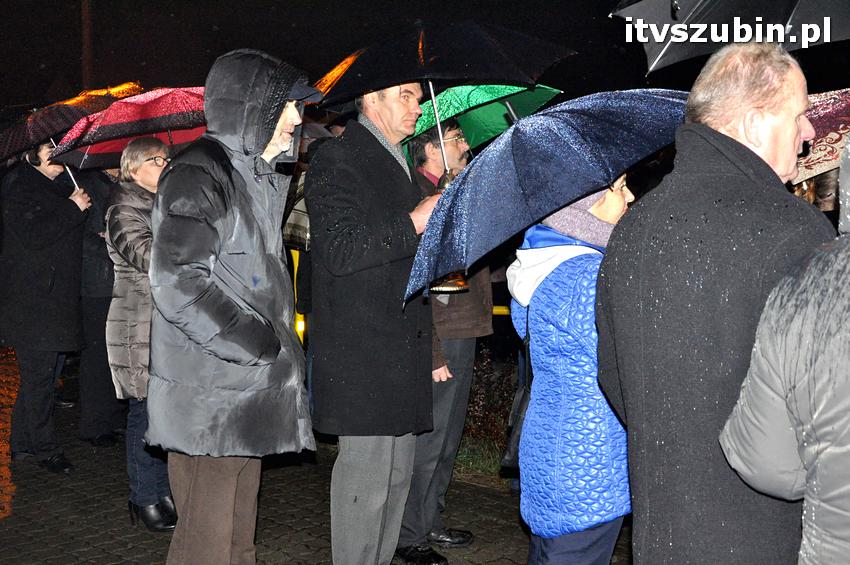 Piątkowy Wieczór Uwielbienia i sobotni akt przyjęcia Jezusa Chrystusa za Króla i Pana w Szubinie