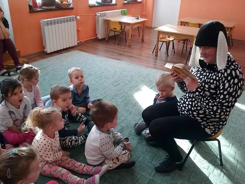 Grupa Słoneczka bierze udział w akcji: ?Cała Polska czyta dzieciom?