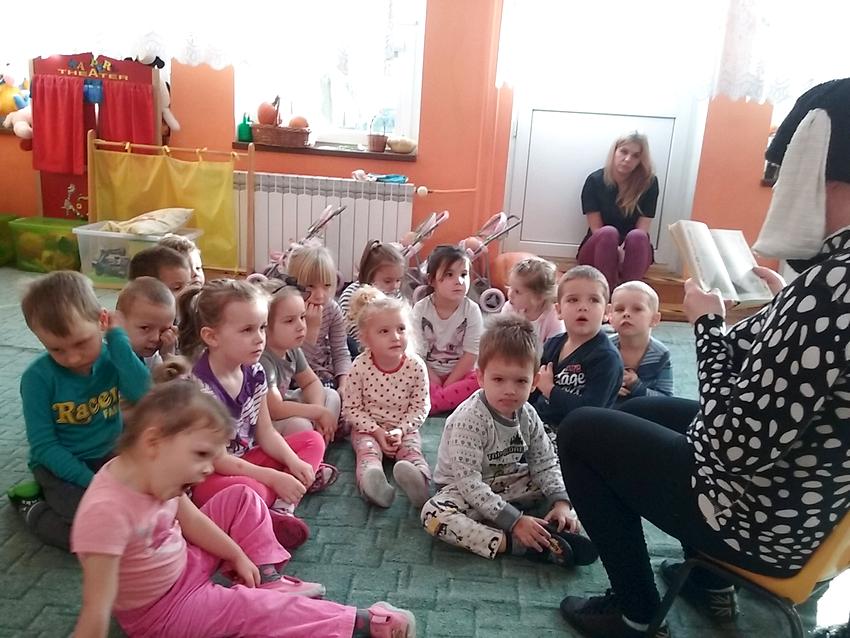 Grupa Słoneczka bierze udział w akcji: ?Cała Polska czyta dzieciom?