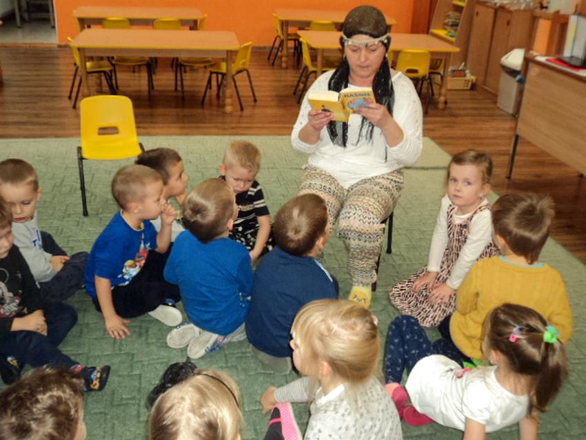 Grupa Słoneczka bierze udział w akcji: ?Cała Polska czyta dzieciom?