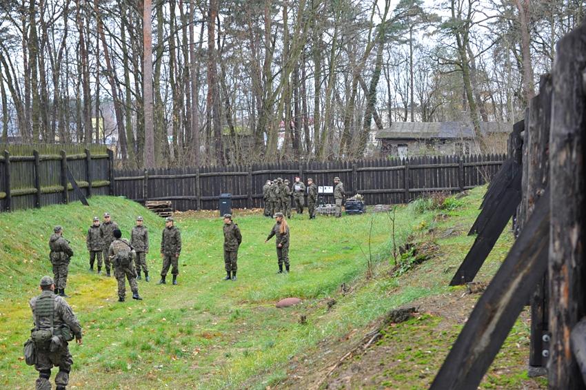 Dobowe szkolenie taktyczne uczniów kadetów klasy wojskowej I TL z ZSP w Szubinie