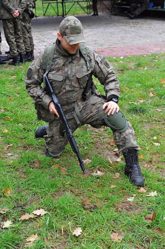 Dobowe szkolenie taktyczne uczniów kadetów klasy wojskowej I TL z ZSP w Szubinie