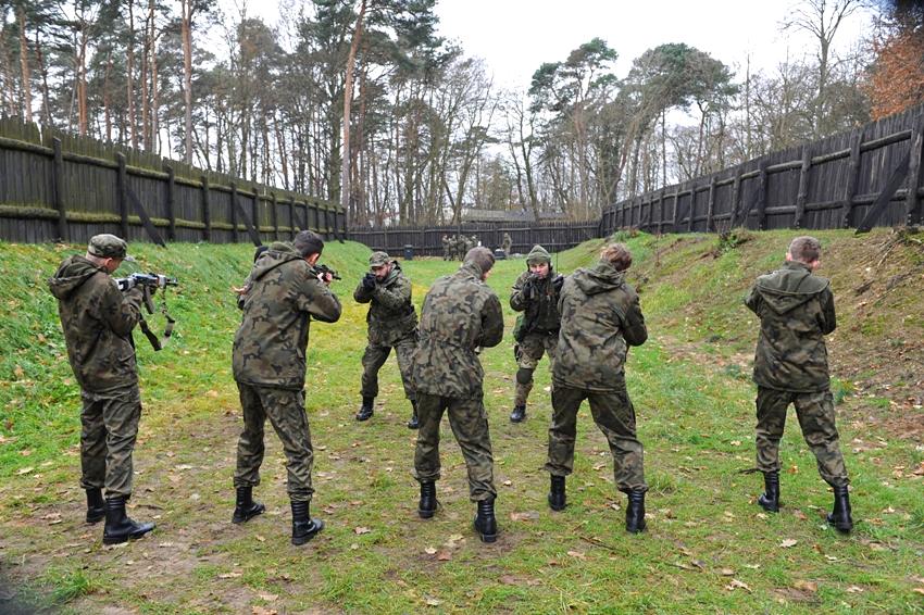 Dobowe szkolenie taktyczne uczniów kadetów klasy wojskowej I TL z ZSP w Szubinie