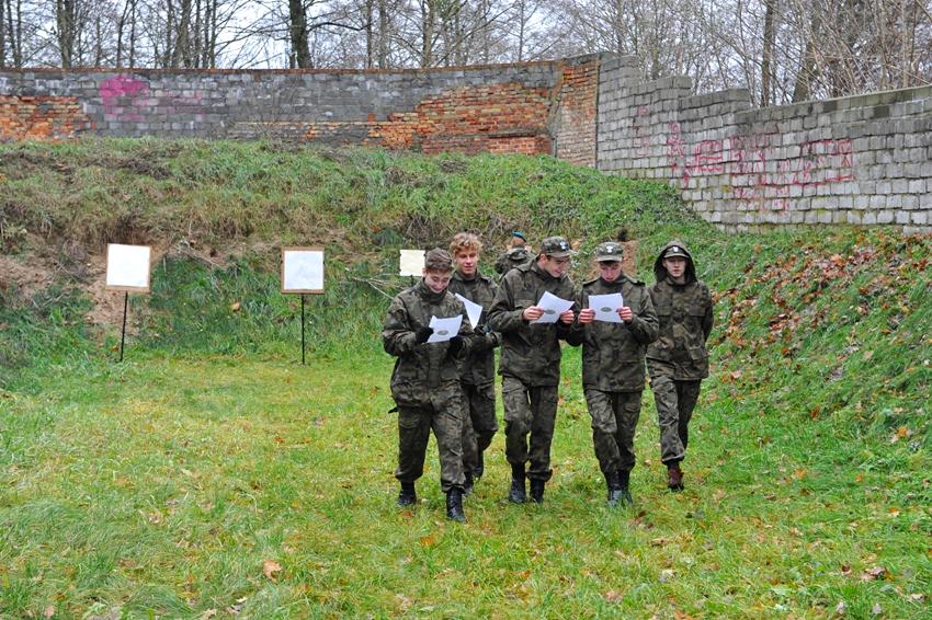 Dobowe szkolenie taktyczne uczniów kadetów klasy wojskowej I TL z ZSP w Szubinie