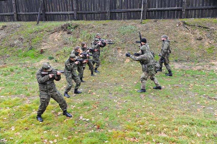 Dobowe szkolenie taktyczne uczniów kadetów klasy wojskowej I TL z ZSP w Szubinie