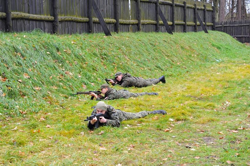 Dobowe szkolenie taktyczne uczniów kadetów klasy wojskowej I TL z ZSP w Szubinie
