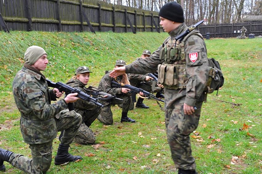 Dobowe szkolenie taktyczne uczniów kadetów klasy wojskowej I TL z ZSP w Szubinie