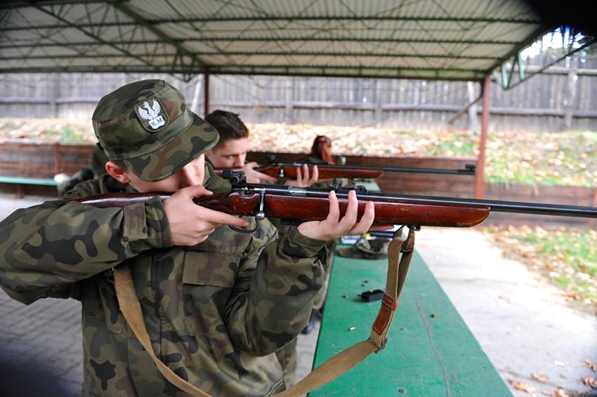 Dobowe szkolenie taktyczne uczniów kadetów klasy wojskowej I TL z ZSP w Szubinie