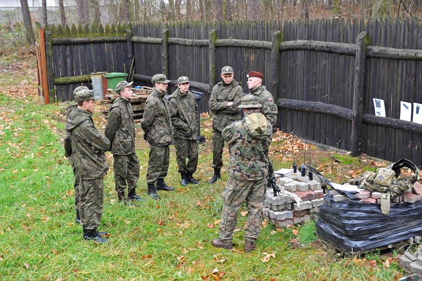 Dobowe szkolenie taktyczne uczniów kadetów klasy wojskowej I TL z ZSP w Szubinie
