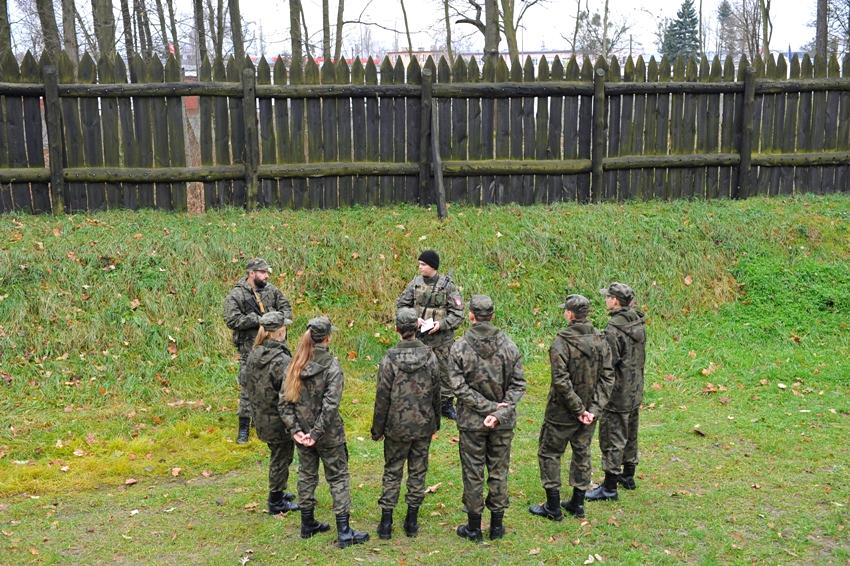 Dobowe szkolenie taktyczne uczniów kadetów klasy wojskowej I TL z ZSP w Szubinie