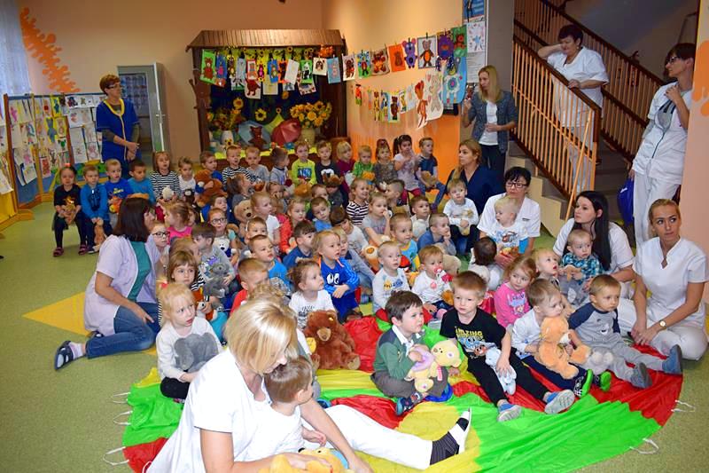 ?Nie obejdzie się bez misia? ? tak pisała w swoim wierszu Maria Czerkawska i tak myślą wszystkie dzieci na całym świecie?