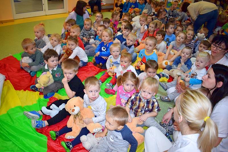 ?Nie obejdzie się bez misia? ? tak pisała w swoim wierszu Maria Czerkawska i tak myślą wszystkie dzieci na całym świecie?