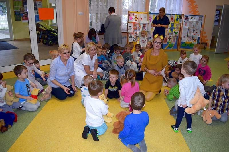 ?Nie obejdzie się bez misia? ? tak pisała w swoim wierszu Maria Czerkawska i tak myślą wszystkie dzieci na całym świecie?