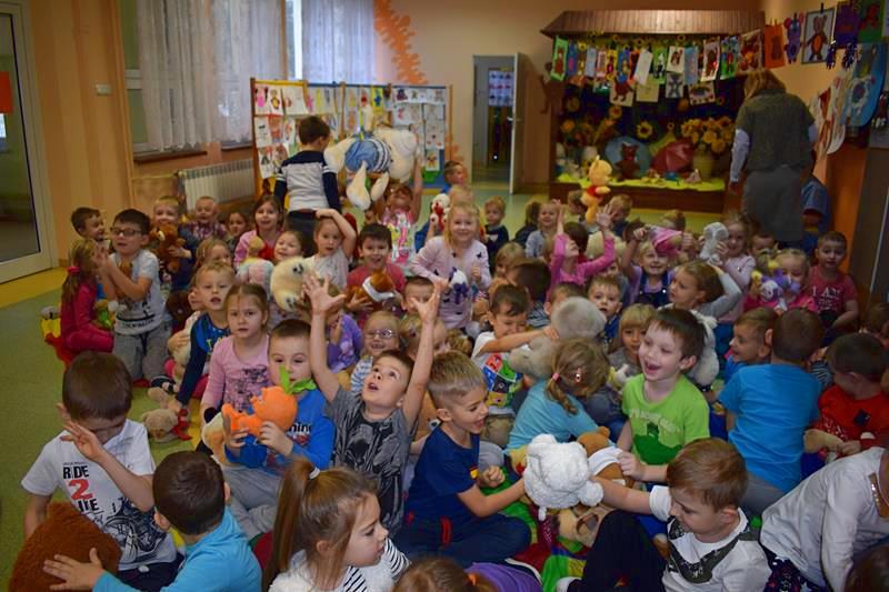 ?Nie obejdzie się bez misia? ? tak pisała w swoim wierszu Maria Czerkawska i tak myślą wszystkie dzieci na całym świecie?