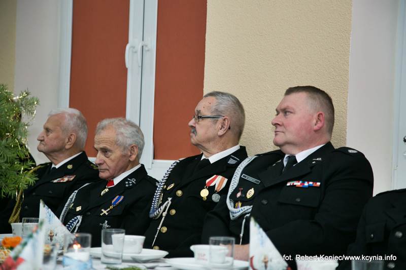 Strażacy seniorzy przełamali się opłatkiem