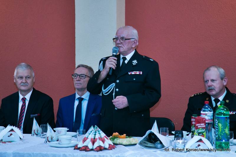 Strażacy seniorzy przełamali się opłatkiem