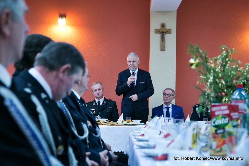 Strażacy seniorzy przełamali się opłatkiem