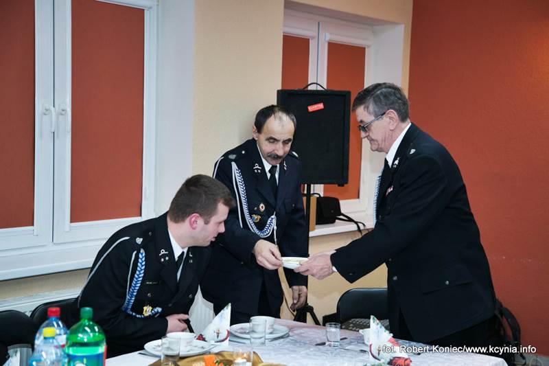 Strażacy seniorzy przełamali się opłatkiem